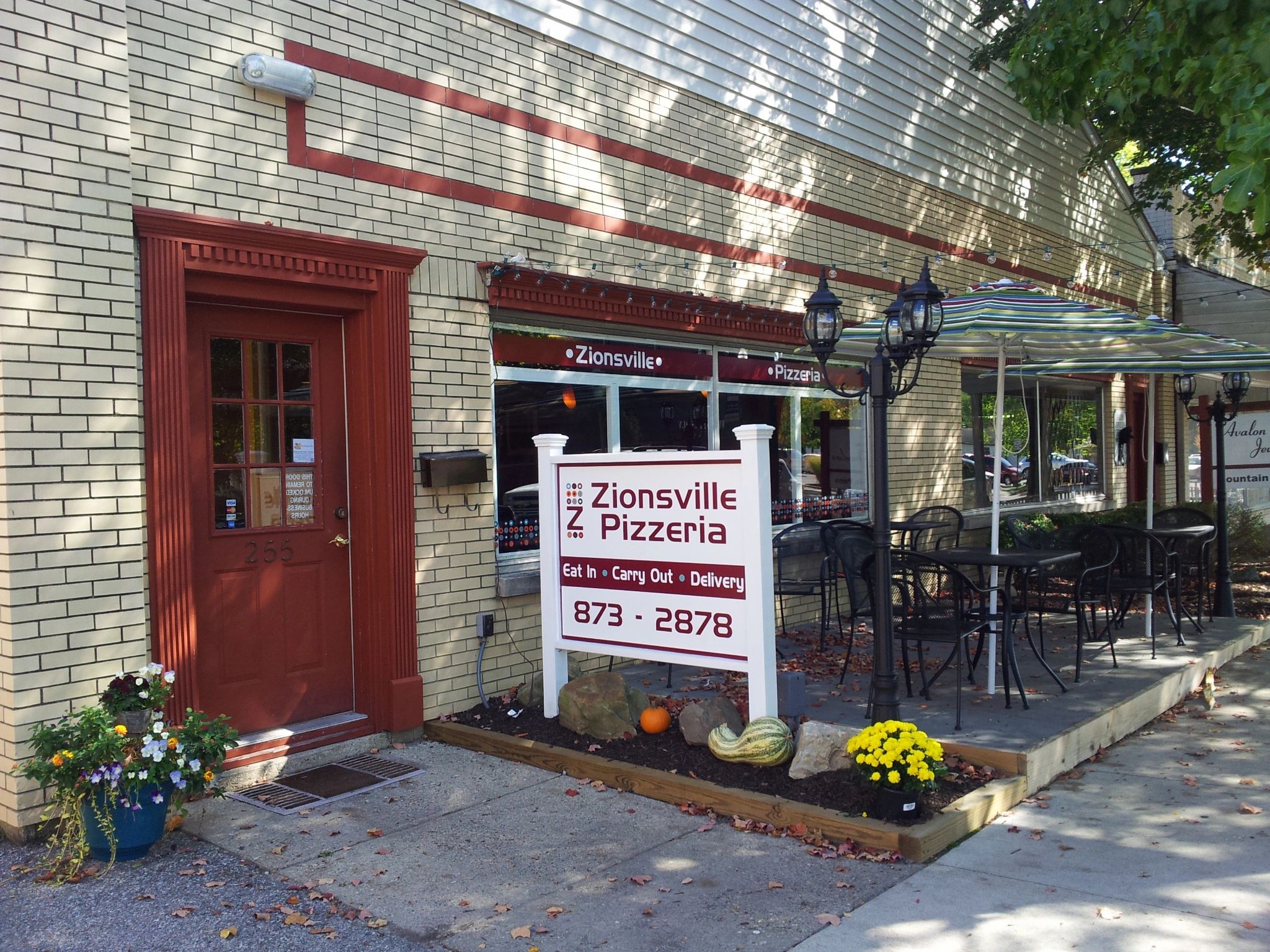 Zionsville Pizzeria Pizza, Family Friendly, Pizza Delivery